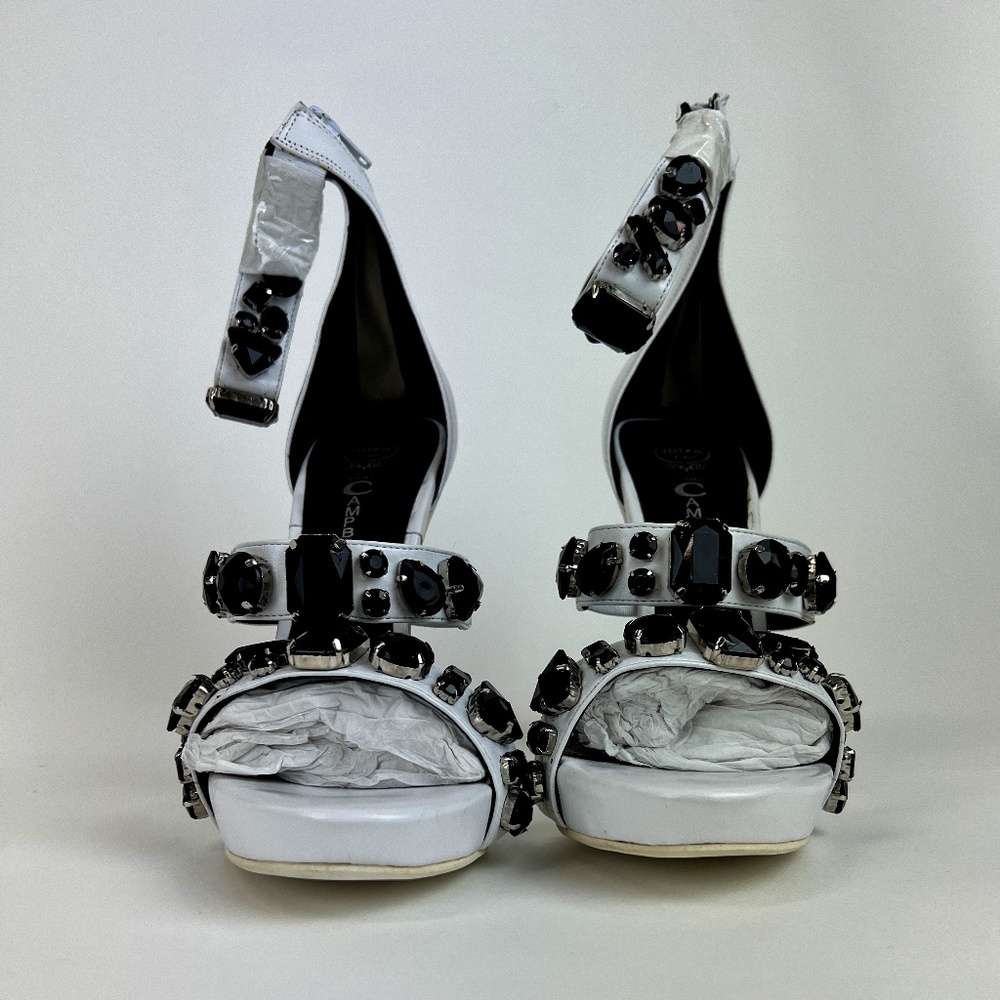 NIB Jeffery Campbell Joyas White Black